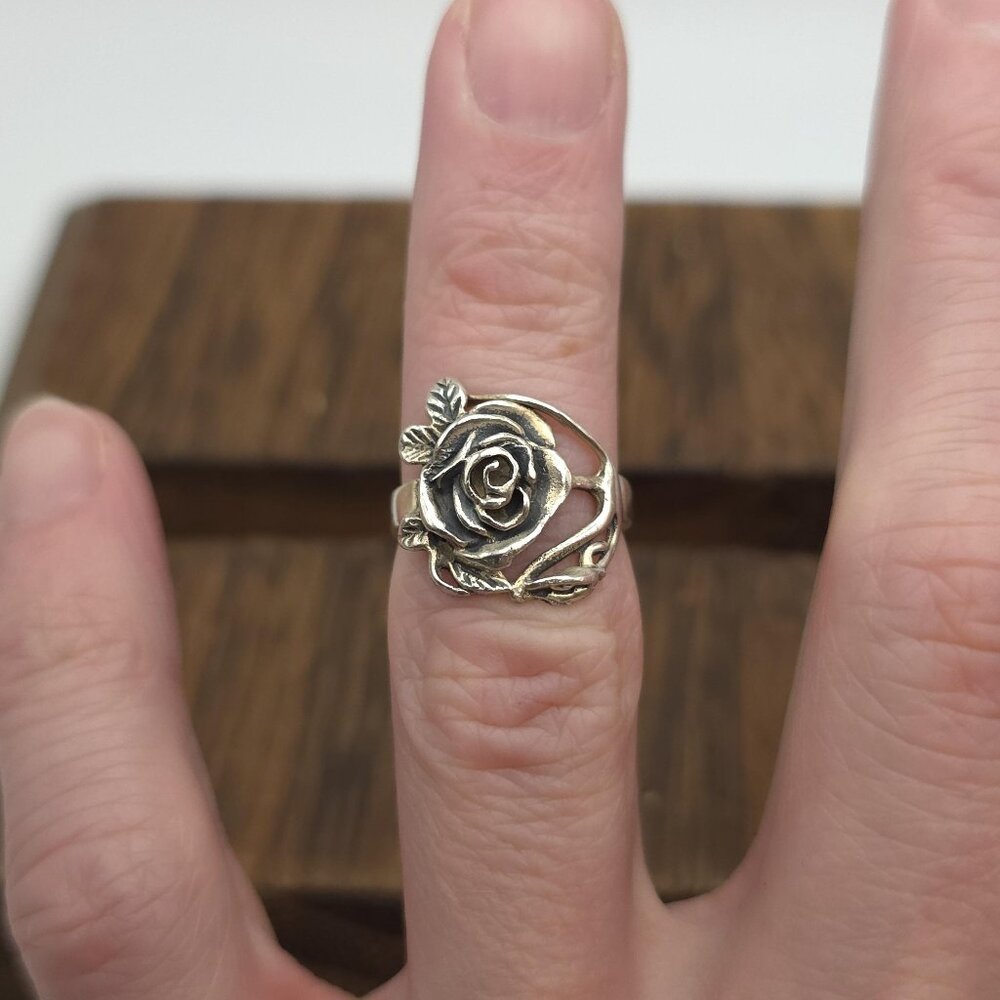 Size 4.25 Sterling Silver Nature Flower Rustic Ring A1017